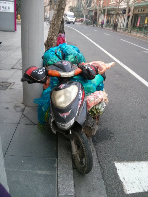 バイクで肉